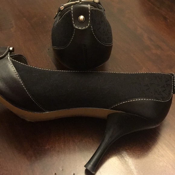 Anne Klein heels - Picture 3 of 4